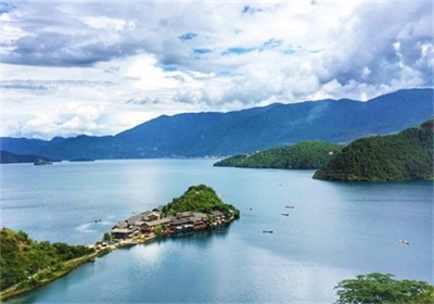 麗江+瀘沽湖雙飛5日游，“篝火晚會(huì)+“土雞火鍋+走婚宴”，成都出發(fā)