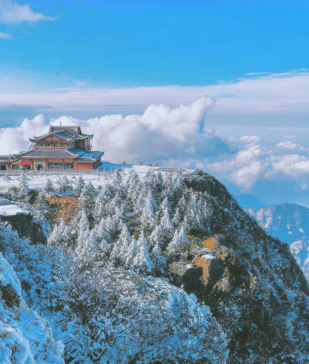船游樂山大佛+峨眉山金頂風(fēng)光一日游，祈福之旅、成都出發(fā)