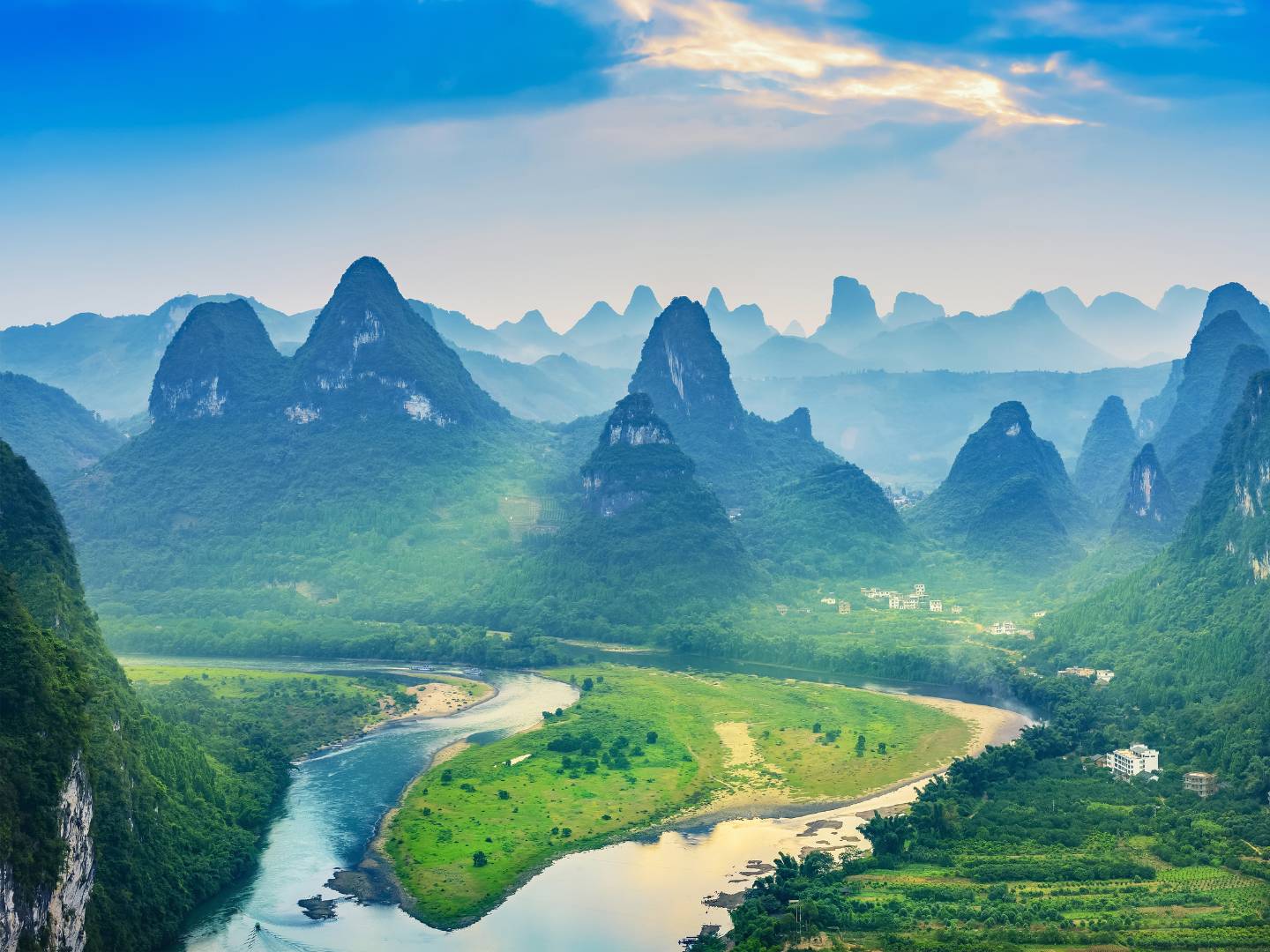 廣西省經(jīng)典環(huán)線9日游 （桂林、漓江、陽(yáng)朔、南寧、北海、德天瀑布）